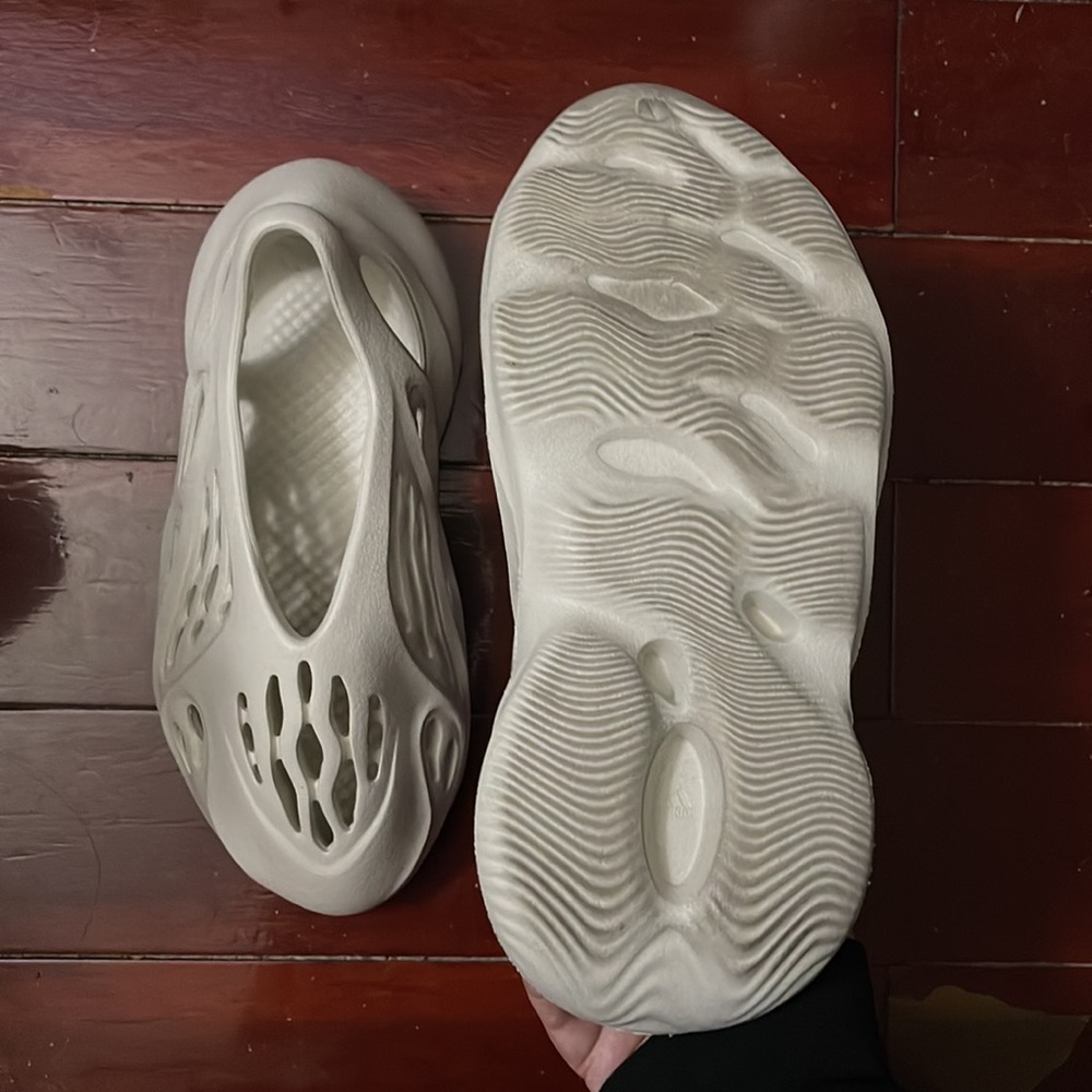 SOLD. Adidas Yeezy Foam Runner “Ararat” - Men’s Size 6 - Picture 4 of 6